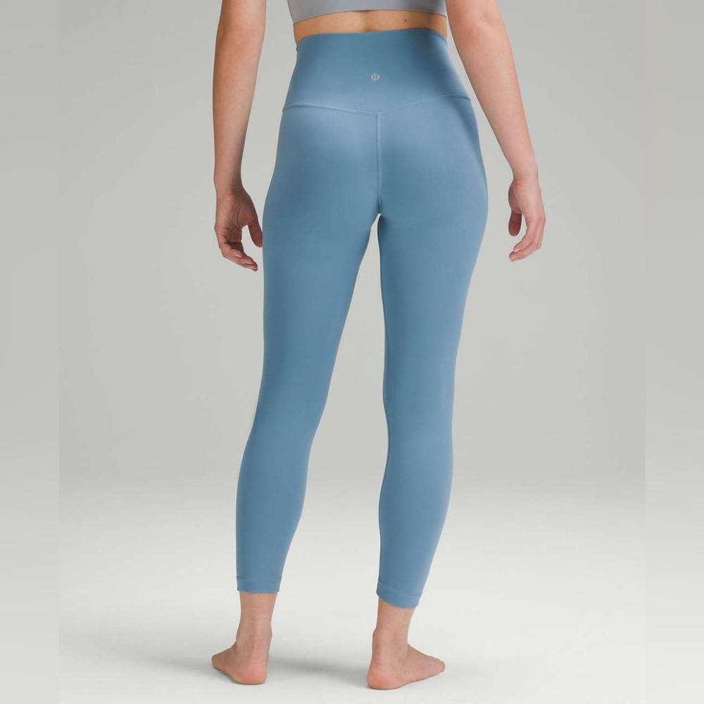 Lululemon Align High-Rise Pant 25"
Utility Blue